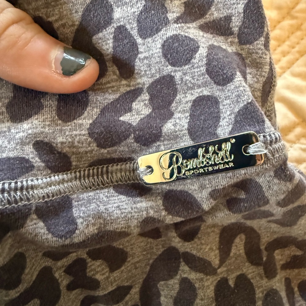 Bombshell Leopard Print Leggings - image 2